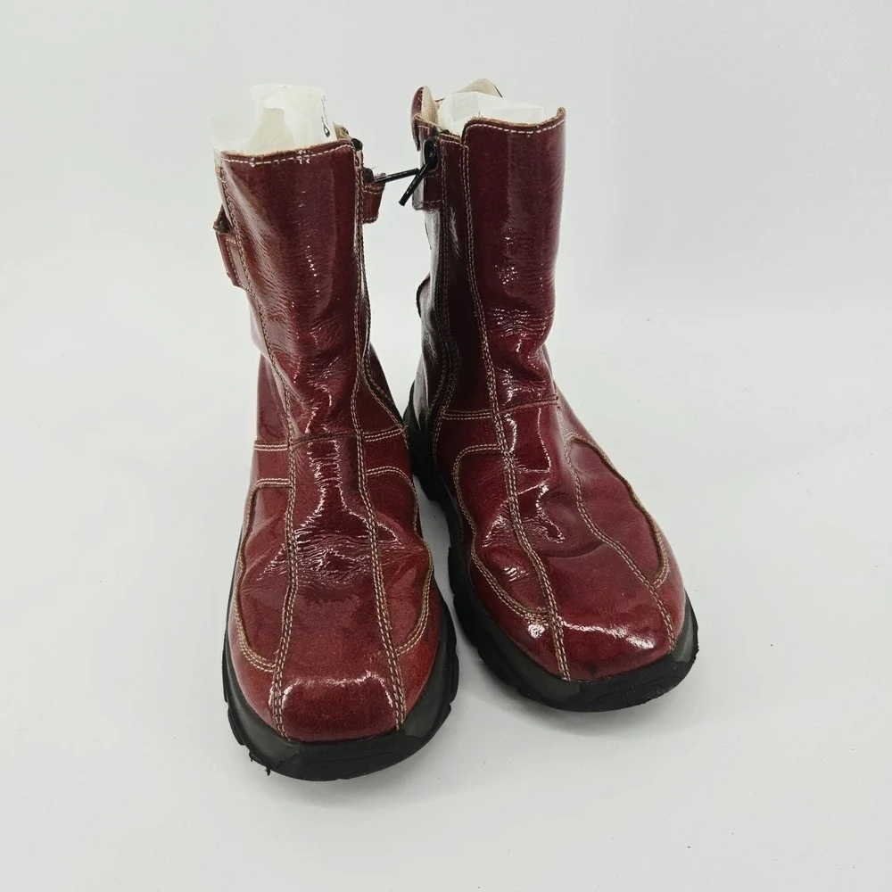 Naturino girls Red patent leather boots size‎ 32 US Girls size 2 zip closure